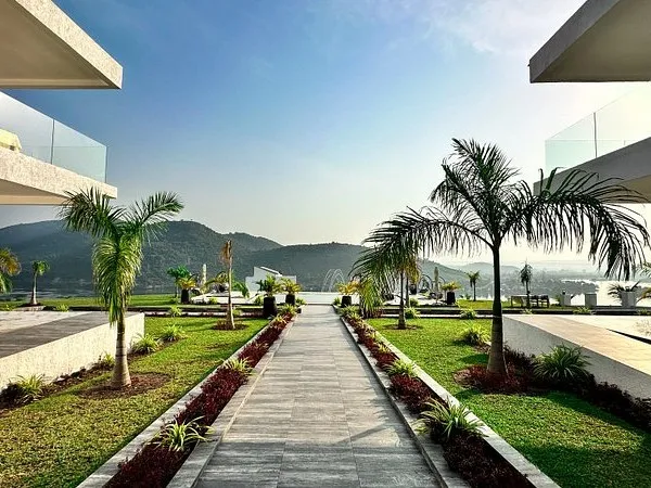 Luxury Hotel